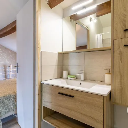 Holiday home En Tuffeau Pres De Saumur Avec Terrasse, Poele A Bois Et Grandes Commodites - Fr-1-622-64