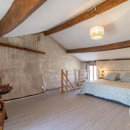 En Tuffeau Près De Saumur Avec Terrasse, Poêle à Bois Et Grandes Commodités - Fr-1-622-64 Casa de Férias