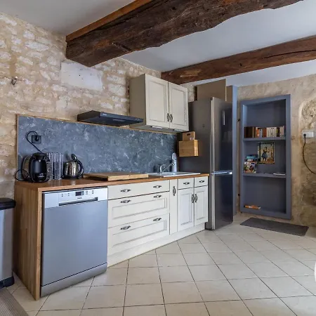 En Tuffeau Près De Saumur Avec Terrasse, Poêle à Bois Et Grandes Commodités - Fr-1-622-64 Casa de Férias Vaudelnay