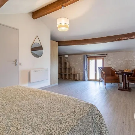 Casa de Férias En Tuffeau Près De Saumur Avec Terrasse, Poêle à Bois Et Grandes Commodités - Fr-1-622-64