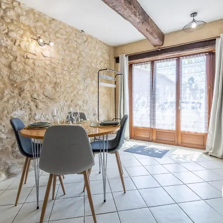 En Tuffeau Pres De Saumur Avec Terrasse, Poele A Bois Et Grandes Commodites * Vaudelnay