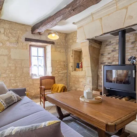 En Tuffeau Près De Saumur Avec Terrasse, Poêle à Bois Et Grandes Commodités - Fr-1-622-64 Casa de Férias Vaudelnay