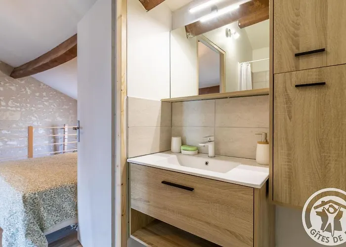 別荘 En Tuffeau Pres De Saumur Avec Terrasse, Poele A Bois Et Grandes Commodites - Fr-1-622-64