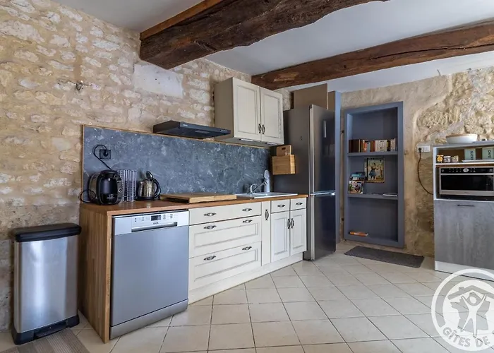 En Tuffeau Pres De Saumur Avec Terrasse, Poele A Bois Et Grandes Commodites - Fr-1-622-64 別荘 Vaudelnay