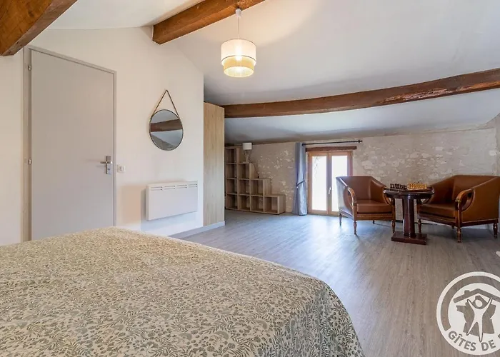 別荘 En Tuffeau Pres De Saumur Avec Terrasse, Poele A Bois Et Grandes Commodites - Fr-1-622-64