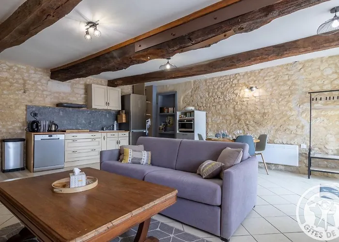 En Tuffeau Pres De Saumur Avec Terrasse, Poele A Bois Et Grandes Commodites - Fr-1-622-64 別荘