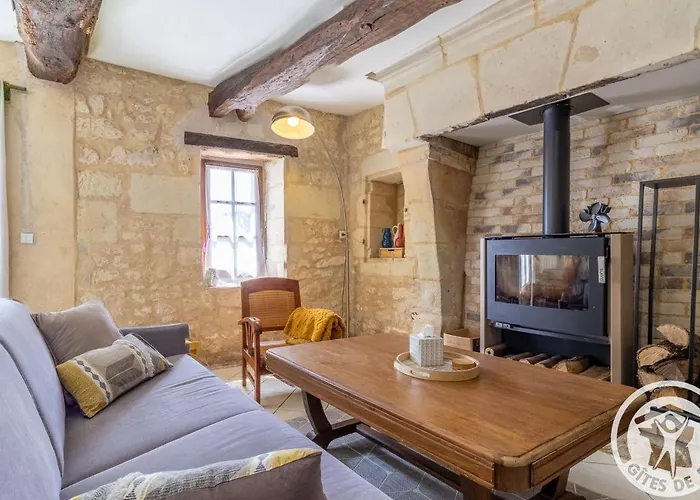 En Tuffeau Pres De Saumur Avec Terrasse, Poele A Bois Et Grandes Commodites - Fr-1-622-64 別荘 Vaudelnay